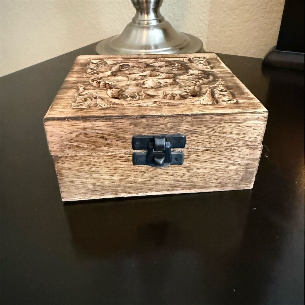 German Hand-Carved Wooden Jewelry Box with Hinged Lid Floral Design - Picture 2 of 5